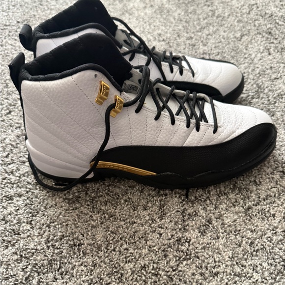 Jordan Retro 23 Men's White and Black Leather Sneakers - Picture 9 of 9